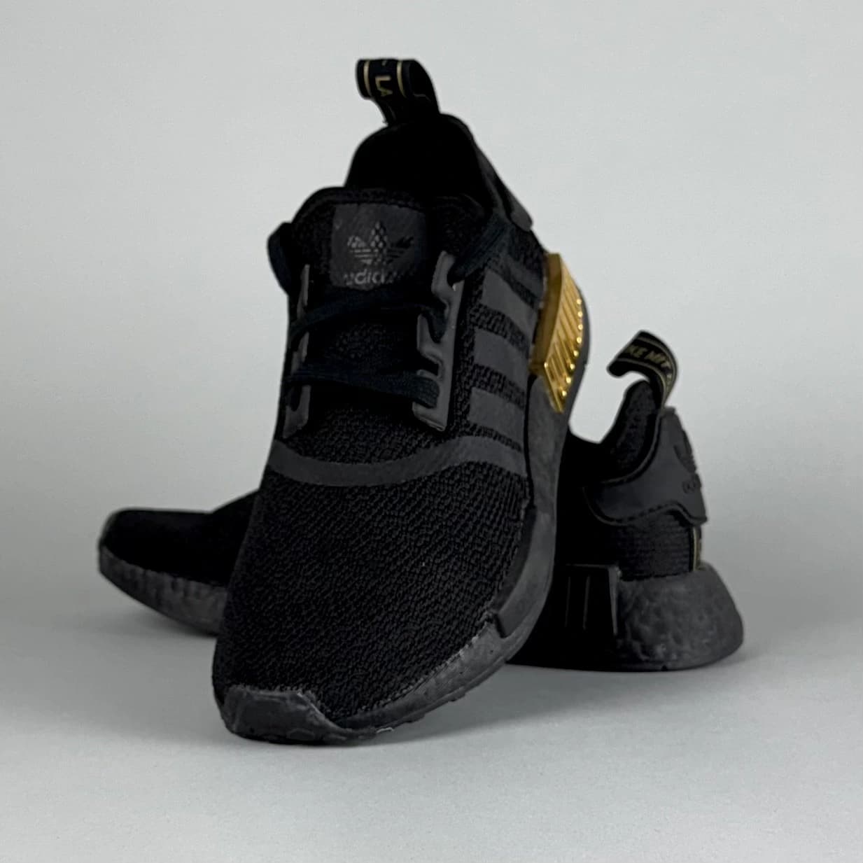 آدیداس ان ام دی ADIDAS NMD R1 مدل FV1787 — تصویر ۲