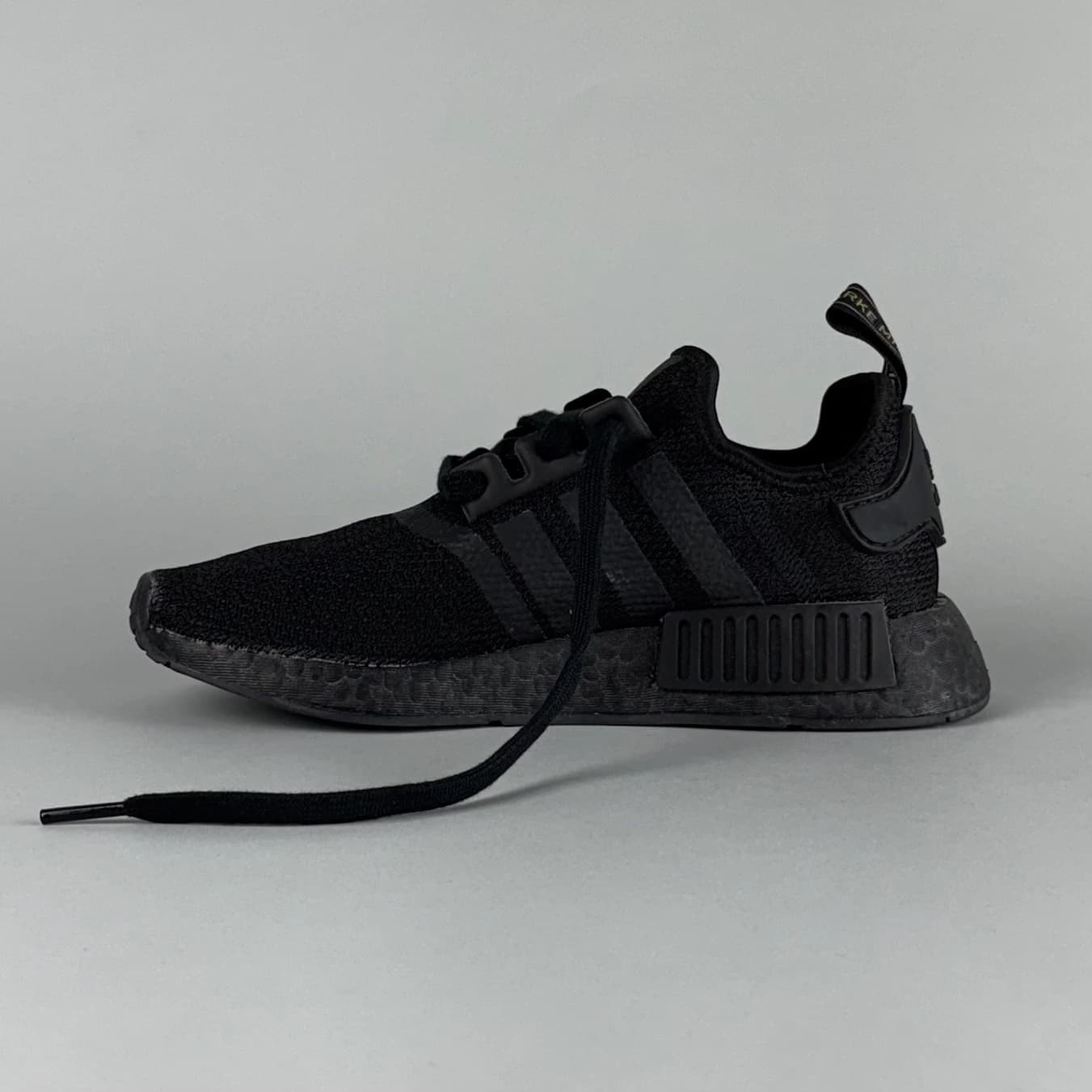 آدیداس ان ام دی ADIDAS NMD R1 مدل FV1787 — تصویر ۴