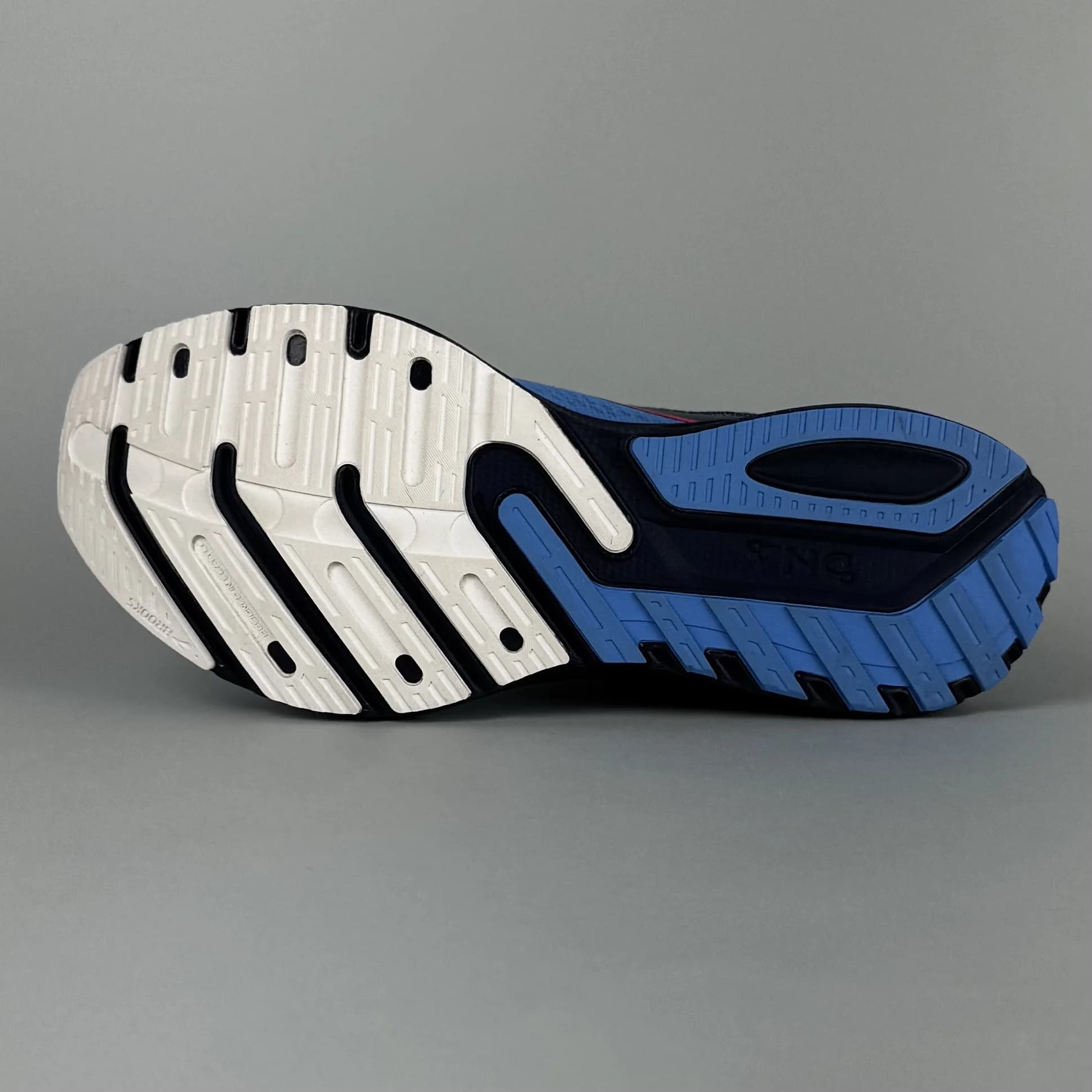 بروکس لانچ BROOKS LAUNCH 10 مدل 1203981B441 — تصویر ۴