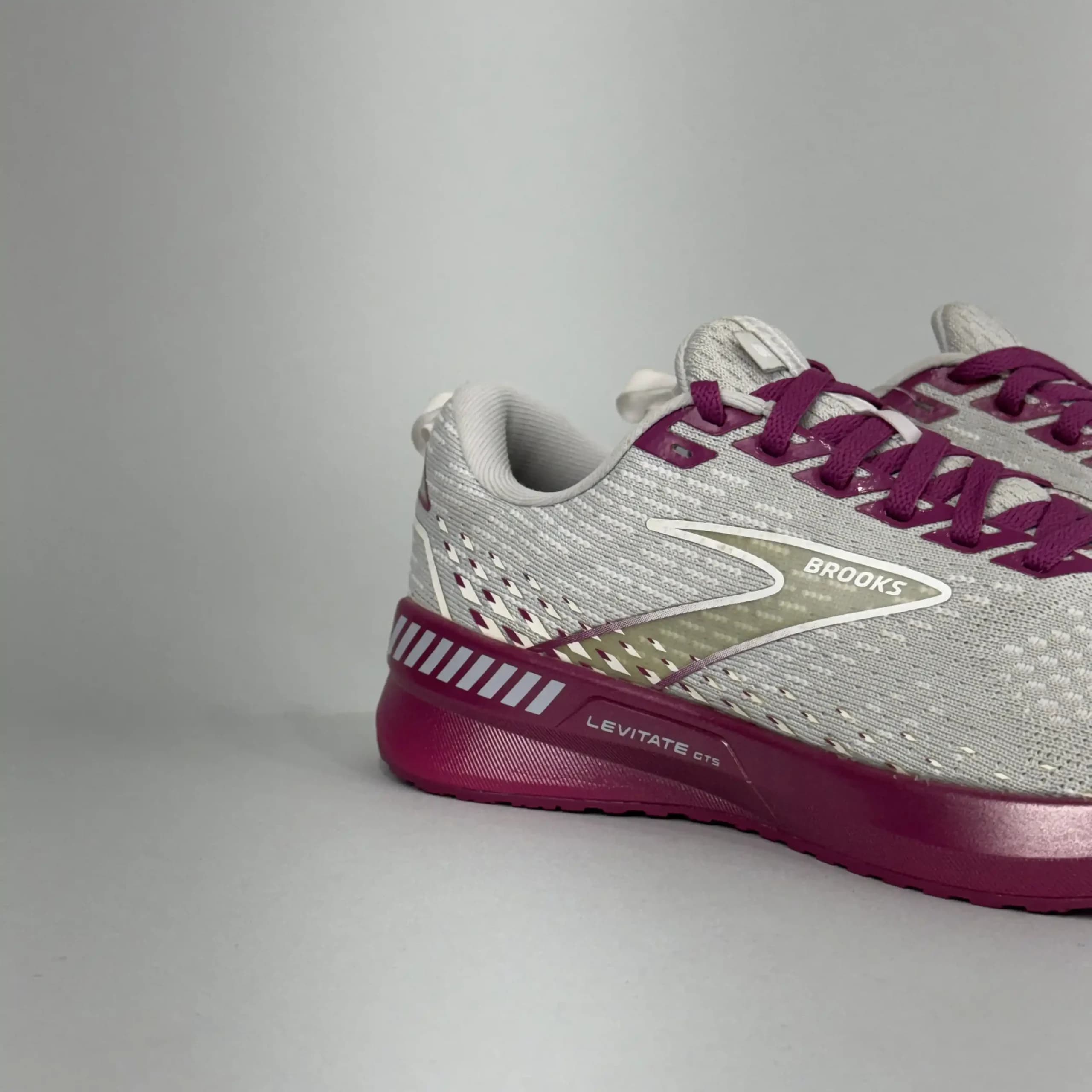 بروکس لویتیت جی تی اس BROOKS LEVITATE GTS 5 مدل 1203581B003 — تصویر ۴