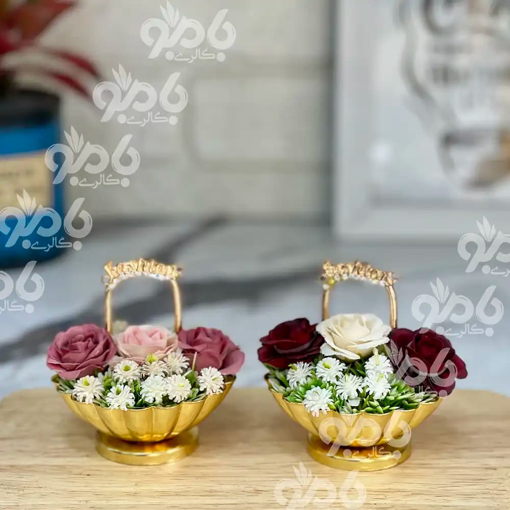 گل و گلدان کوچک گلدار سبدی طلایی نگین دار — تصویر ۴