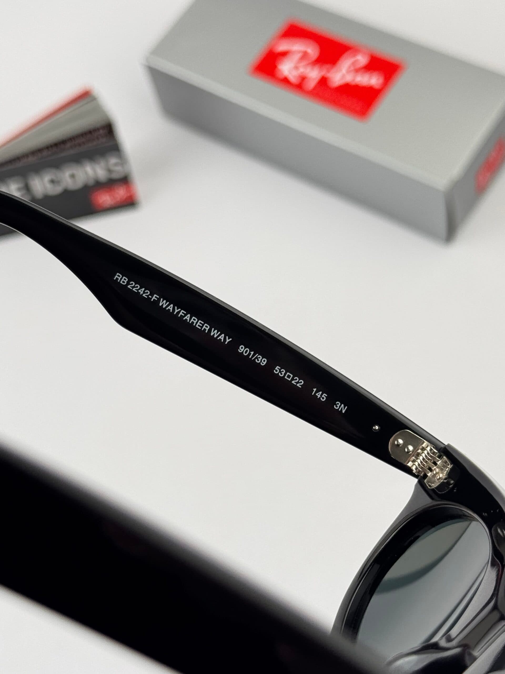 عینک آفتابی ریبن مدل RB2242 — تصویر ۶
