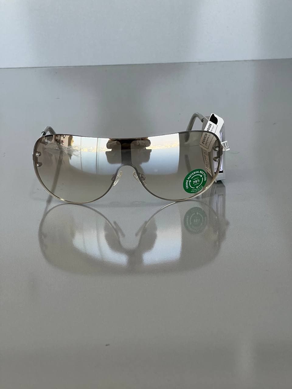 عینک آفتابی ماسکی نقره ای — تصویر ۴