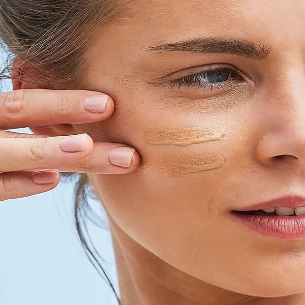 ضدآفتاب اکتیو یونیفای رنگی ایزدین SPF50 — تصویر ۲