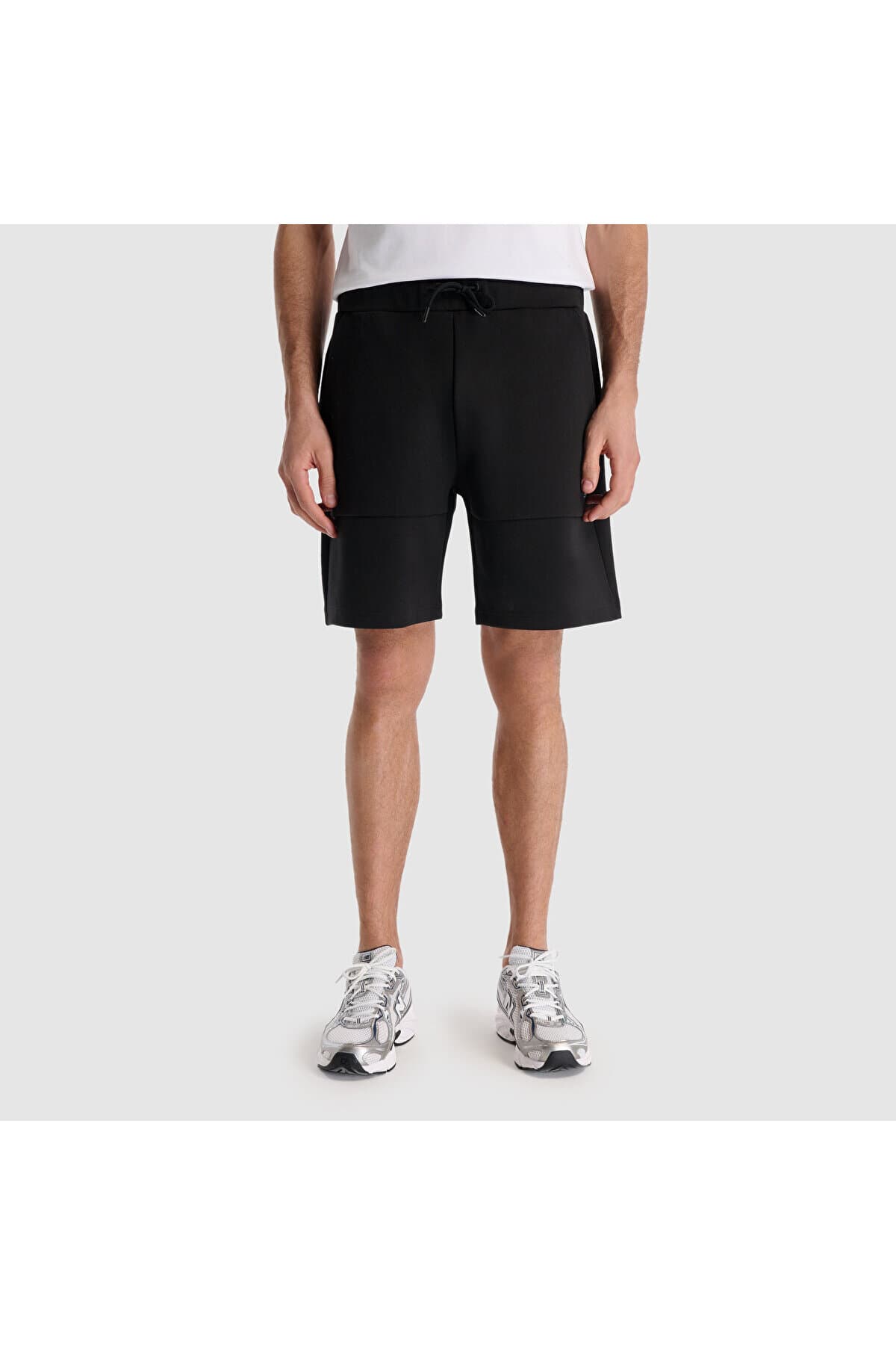 شلوارک برمودا نیو بالانس مردانه پنبه ای مشکی راسته Regular/رگولار فاق نرمال دامن کوتاه اسپرت | New Balance APP460 TR