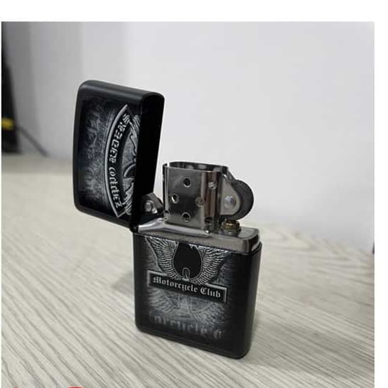 فندک زیپو اصل Zippo Planeta Motorcycle Th کد 218 — تصویر ۳