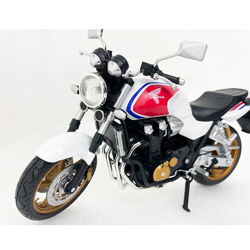 ماکت موتور cb1300 سفید رنگ