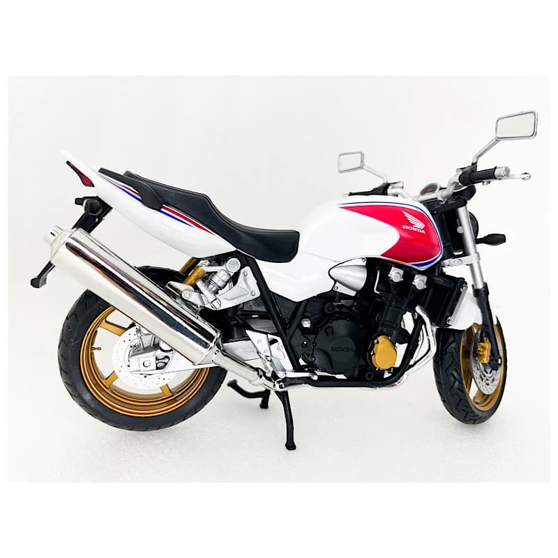ماکت موتور cb1300 سفید رنگ — تصویر ۲
