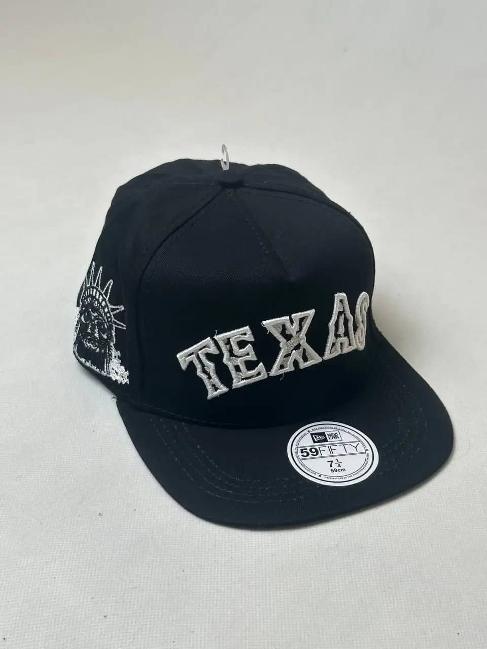 کلاه بک فیت مشکی گلدوزی TEXAS سایز 59