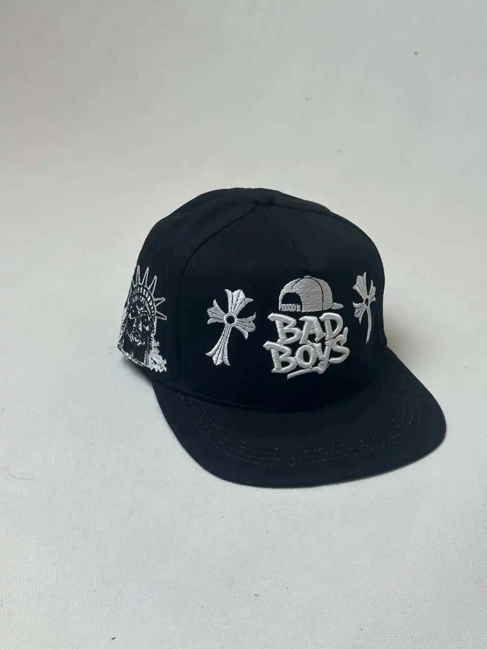 کلاه بک فیت مشکی گلدوزی BAD BOYS سایز 57