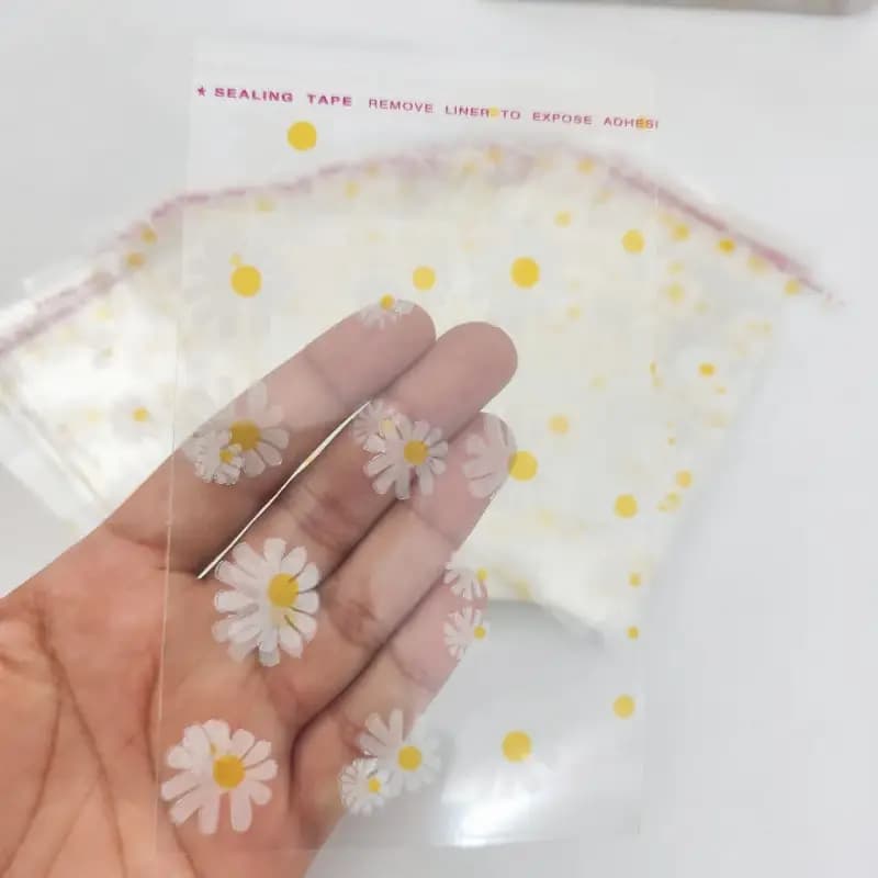سلفون طرح بابونه سایز 8 در 10(100گرم)
