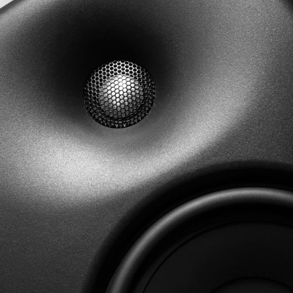 اسپیکر مانیتور GENELEC M040 — تصویر ۷
