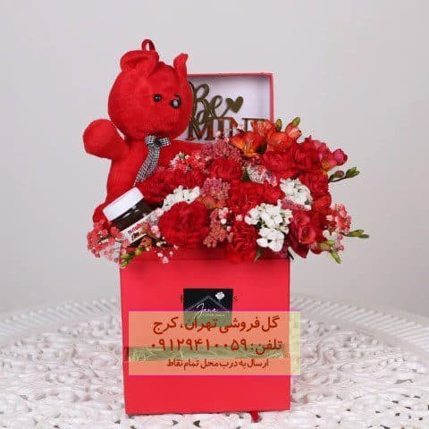 گل و عروسک بزرگ ولنتاین در گلفروشی اباذر