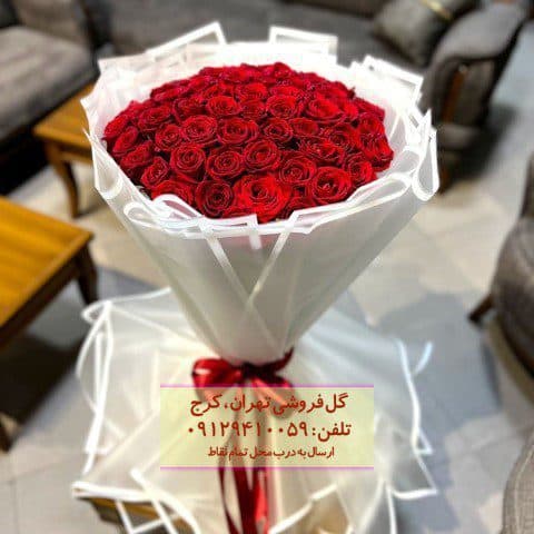 گل و بادکنک رز شیک ولنتاین در گلفروشی داودیه