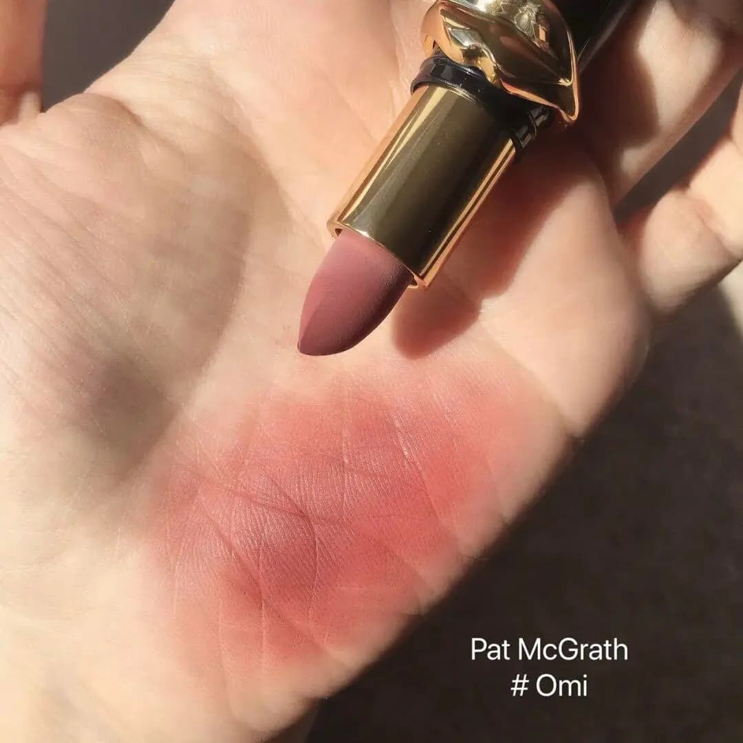 رژ لب جامد پت مک گرث رنگ محبوب omi PAT McGRATH LABS MatteTrance™ Lipstick omi — تصویر ۳