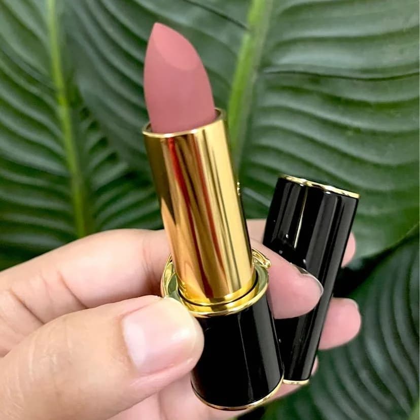 رژ لب جامد پت مک گرث رنگ محبوب omi PAT McGRATH LABS MatteTrance™ Lipstick omi — تصویر ۴