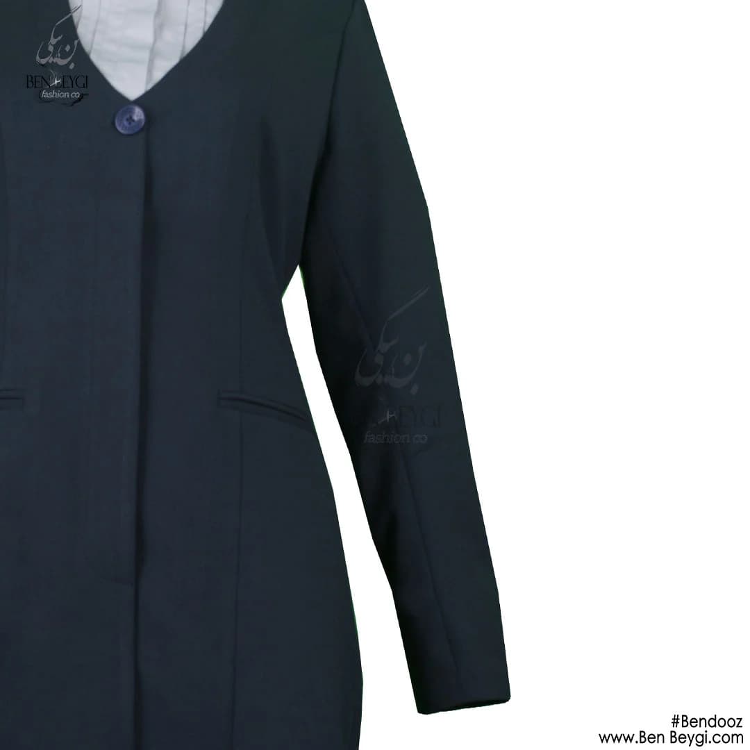 مانتو شلوار اداری تک دکمه طرح شومیزدار پارچه بزیاق کد 8804 — تصویر ۳