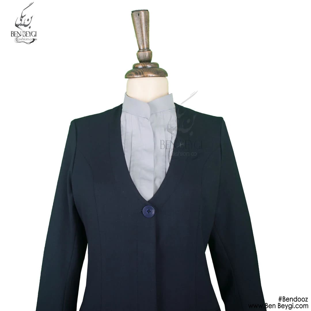 مانتو شلوار اداری تک دکمه طرح شومیزدار پارچه بزیاق کد 8804 — تصویر ۲