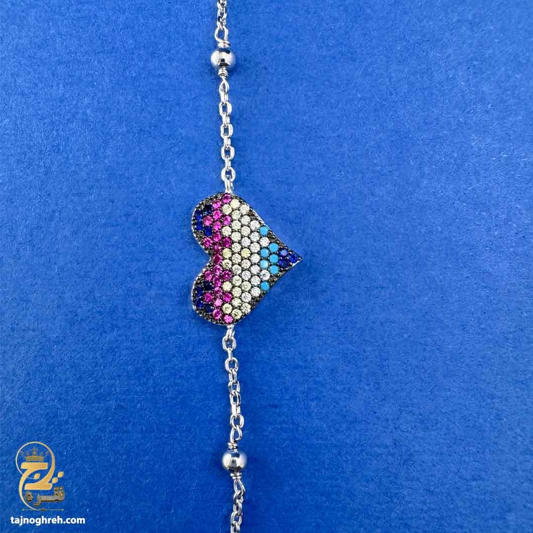 دستبند نقره زنانه زیبا طرح قلب نگین رنگی مدل DSW D23 — تصویر ۳