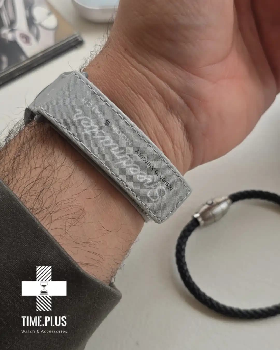 ساعت امگا سواچ مرکوری طوسی روشن Mission to Mercury — تصویر ۵