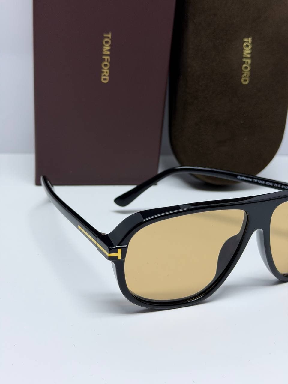 TOM FORD MODEL GUILLAUME TF 1208 SUNGLASSES عینک آفتابی تامفورد مدل GUILLAUME TF 1208 — تصویر ۸