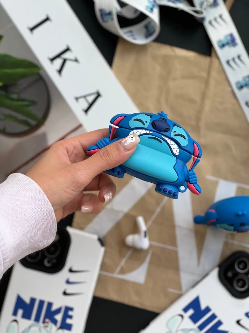 کاور ایرپاد سیلیکونی Crying Stitch (کدa0082) — تصویر ۴