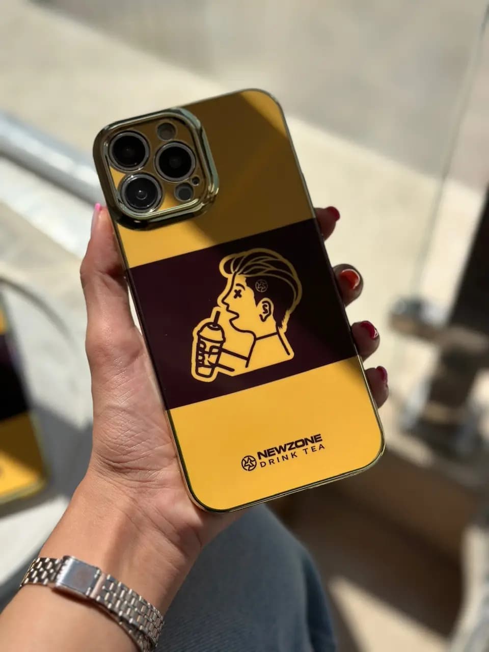 قاب GOLD FENDI — تصویر ۲