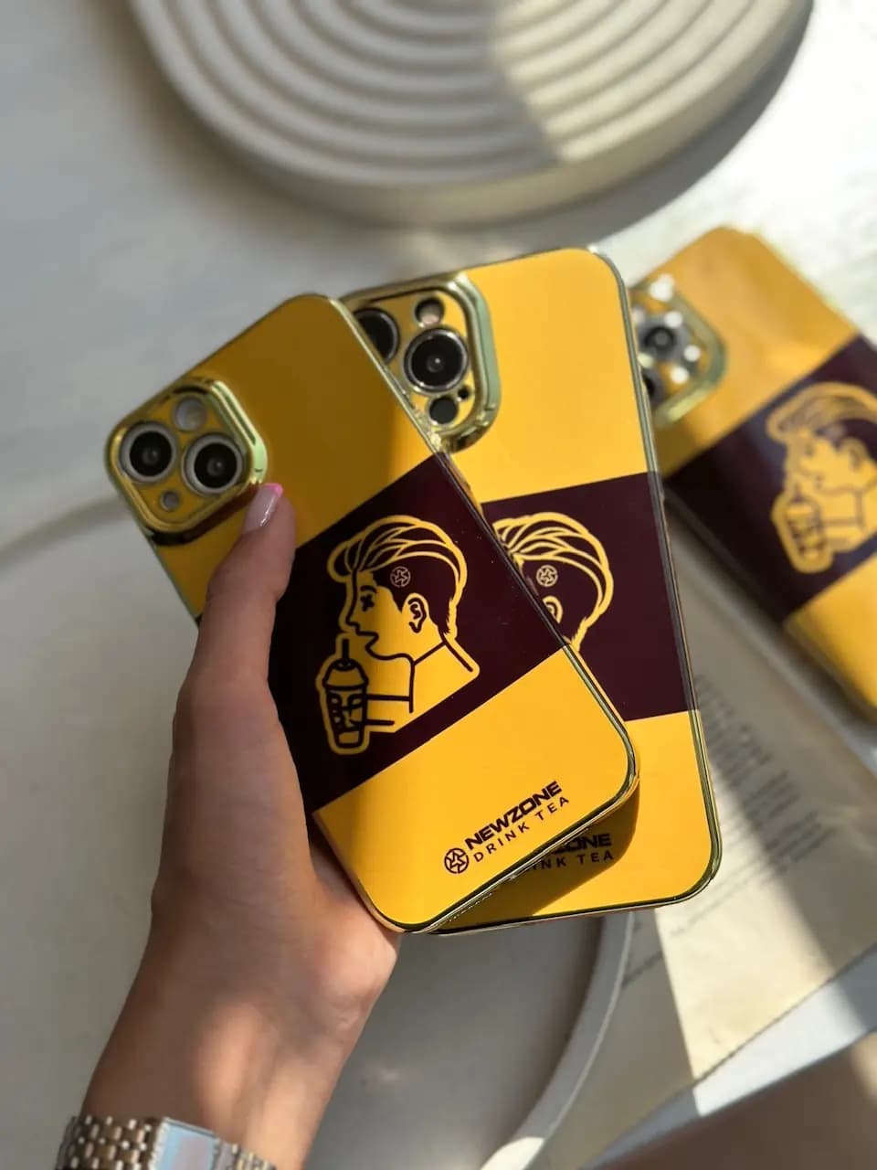 قاب GOLD FENDI — تصویر ۳