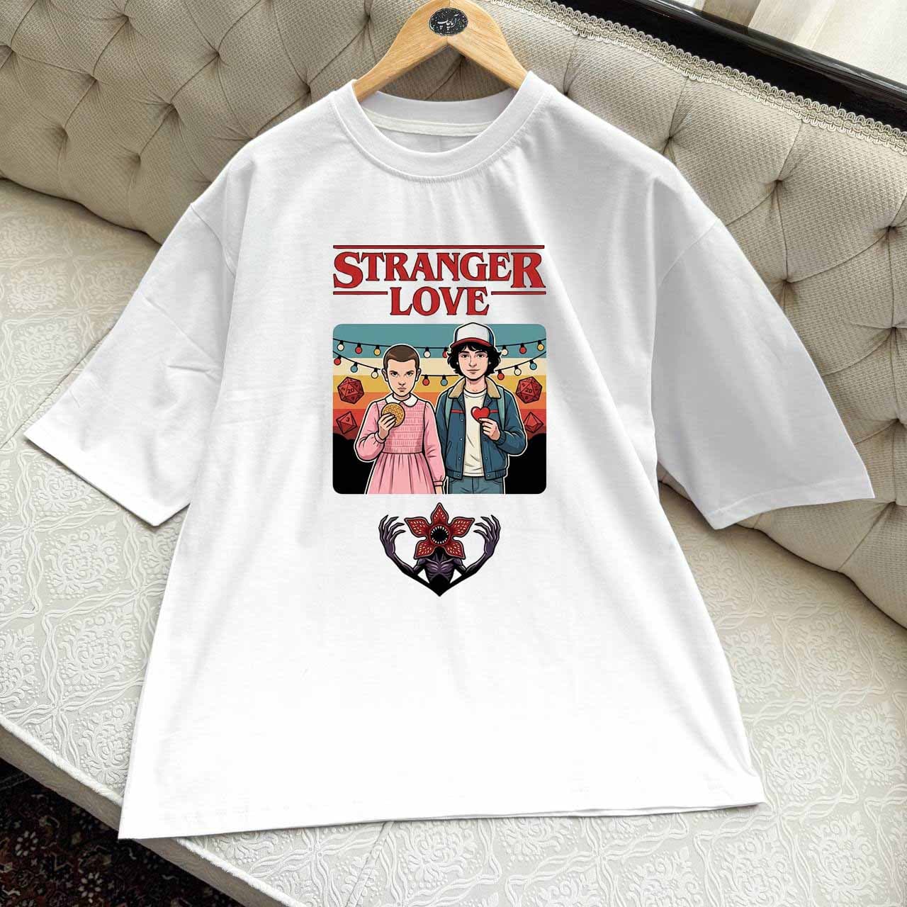 تیشرت نخ پنبه طرح Hellfire valentine Stranger Things 11 — تصویر ۲