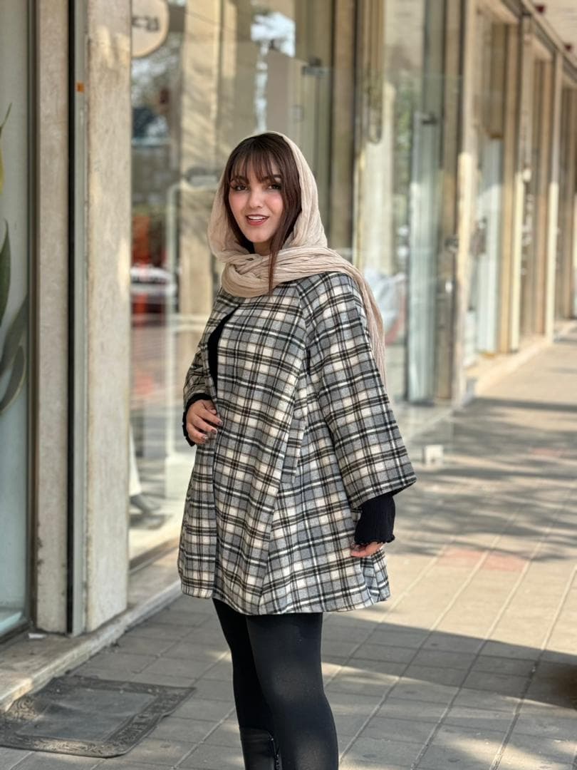 پالتو عروسکی سفید مشکی چهارخونه ریز — تصویر ۲