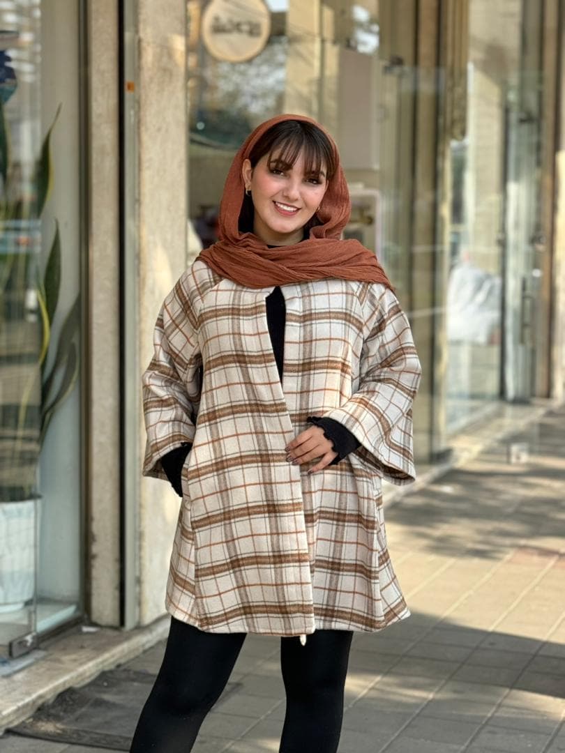 پالتو عروسکی کرم استخونی آجری چهارخونه — تصویر ۲