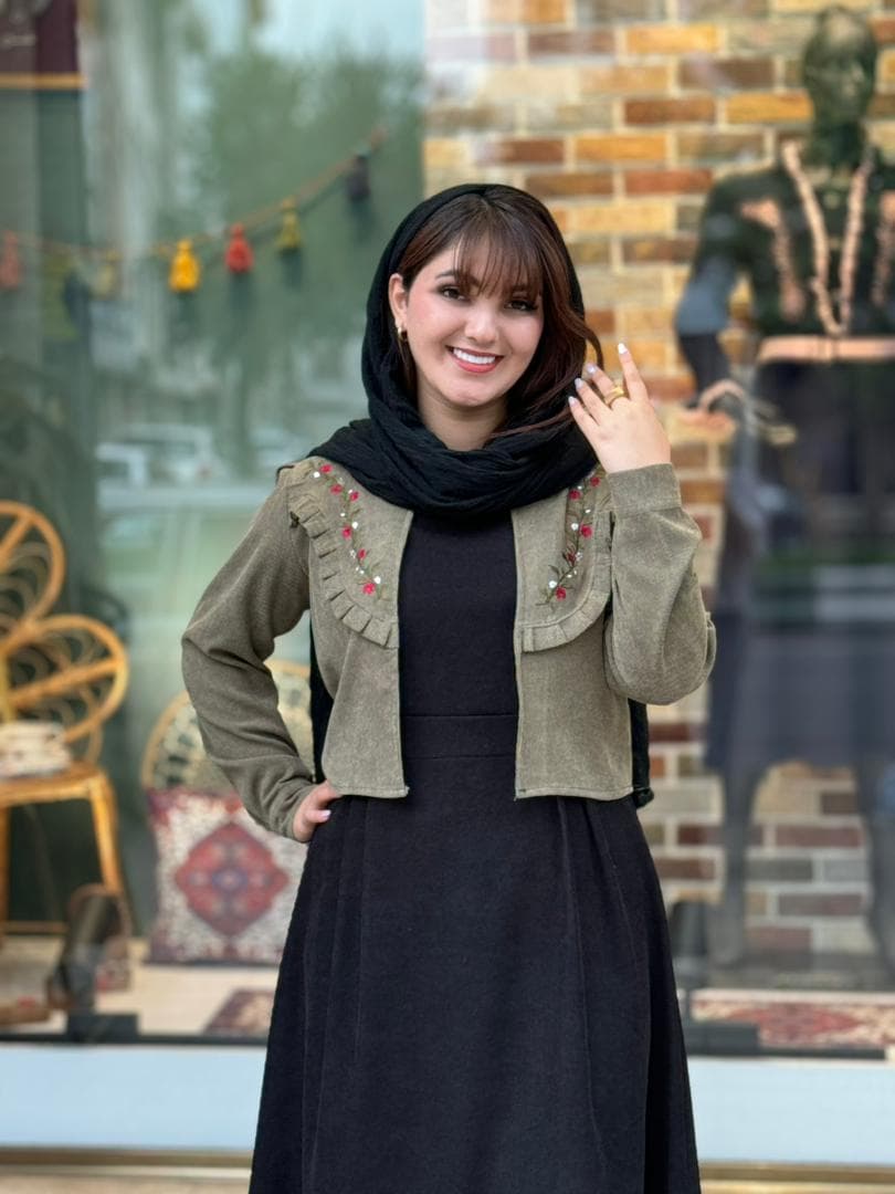 کت و سارافون شقایق کبریتی مشکی زیتونی — تصویر ۴