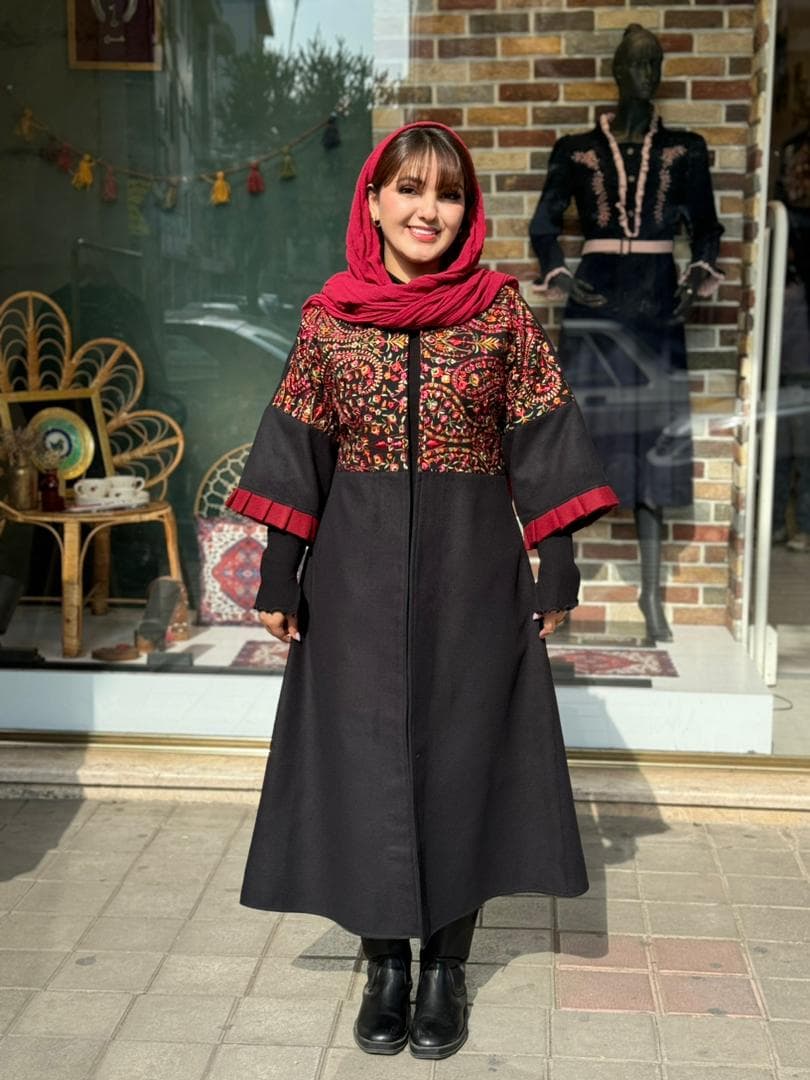 پالتو بخارا دوزی بته جقه زرشکی — تصویر ۳
