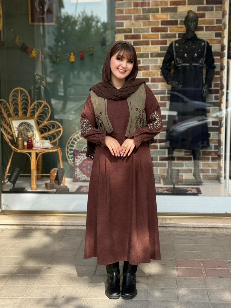 پیراهن جلیقه بته جقه کبریتی قهوه ای یشمی — تصویر ۲