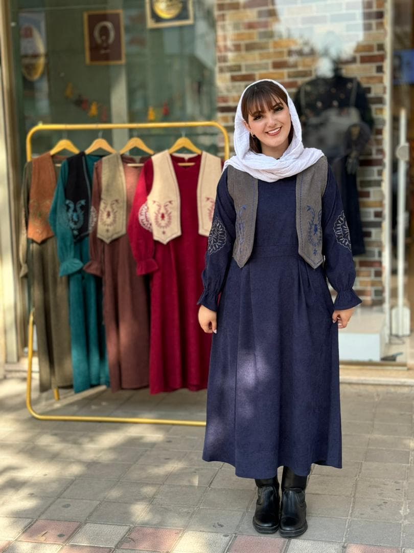 پیراهن جلیقه بته جقه کبریتی سورمه ای طوسی — تصویر ۴