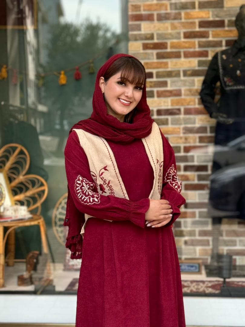 پیراهن جلیقه بته جقه کبریتی زرشکی کرم — تصویر ۴