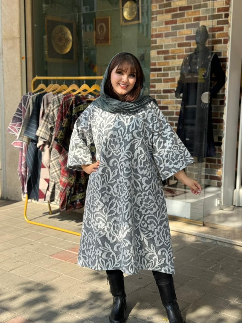 پانچ جلوبسته پشمی طوسی سفید گلی — تصویر ۳