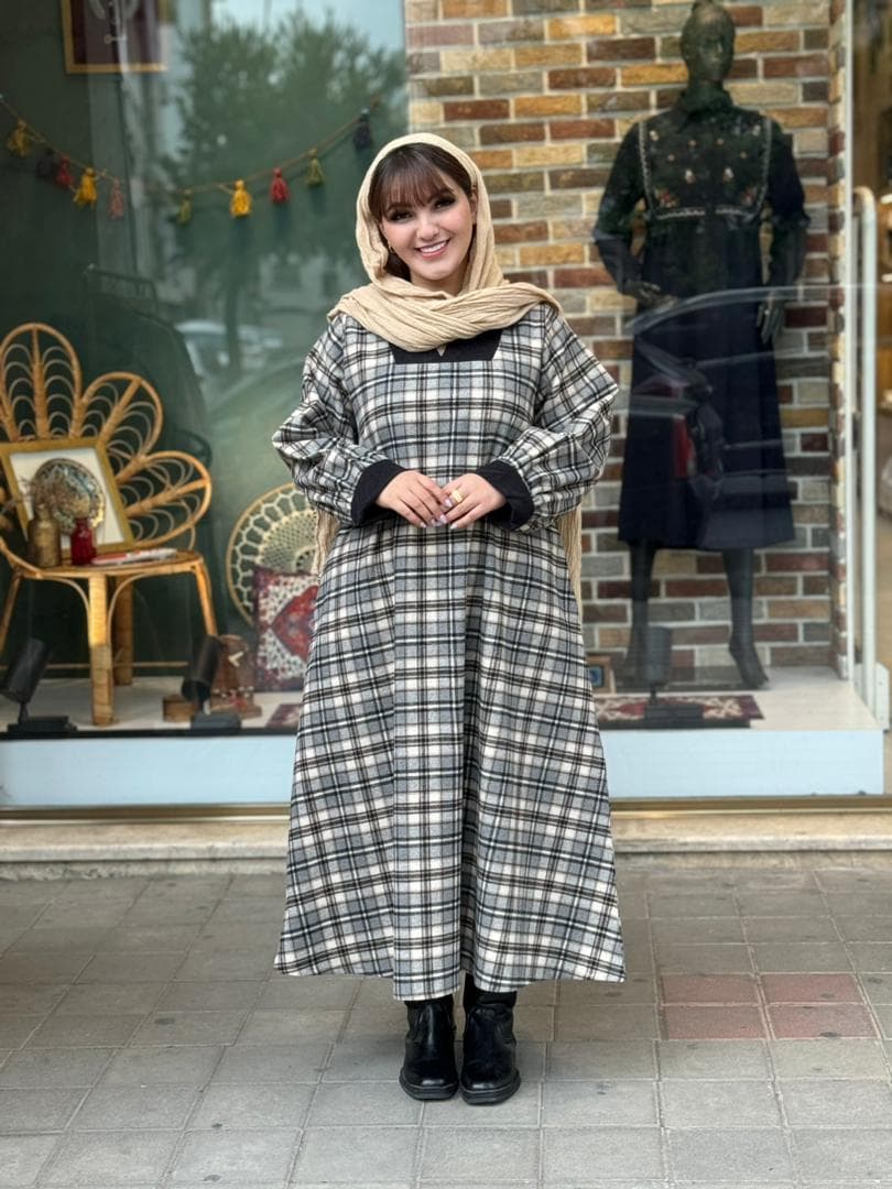 پیراهن هدیه مشکی سفید چهارخونه ریز — تصویر ۳