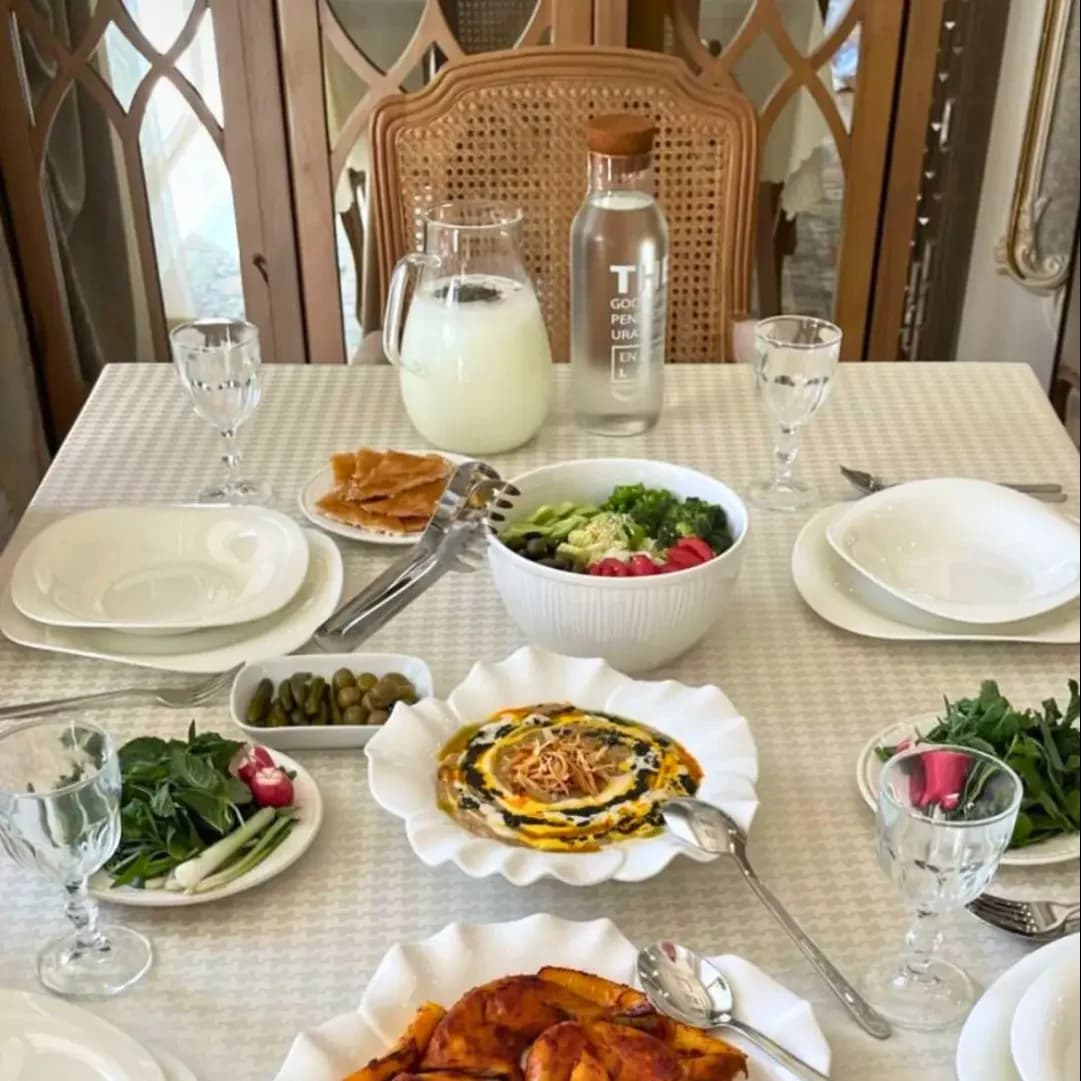 رومیزی ژاگارد مستطیل طرح کنزو — تصویر ۲