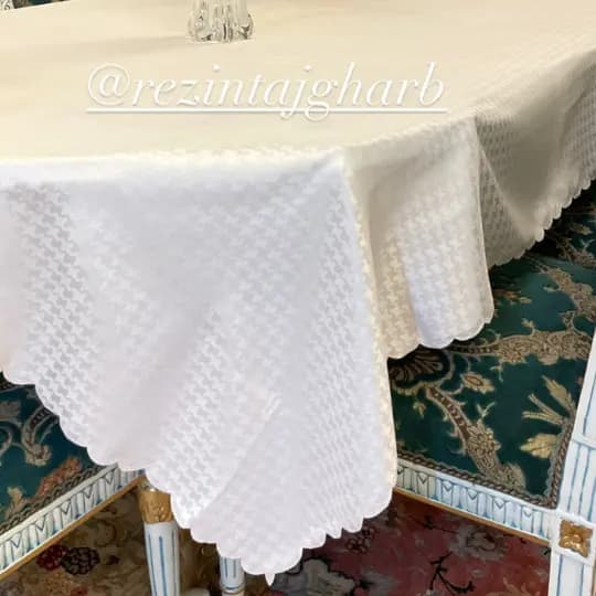 رومیزی ژاگارد مستطیل طرح کنزو — تصویر ۴