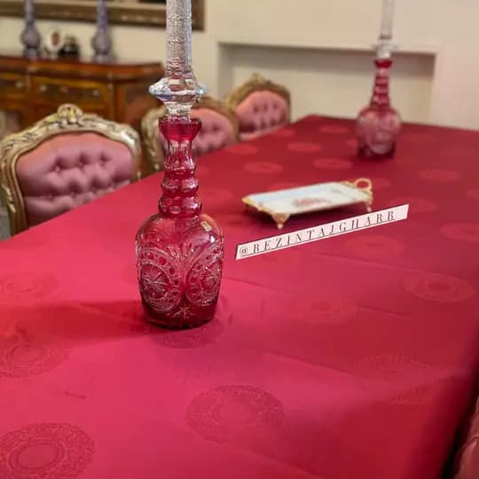 رومیزی ژاگارد دایره طرح رومانس رزین تاژ — تصویر ۷