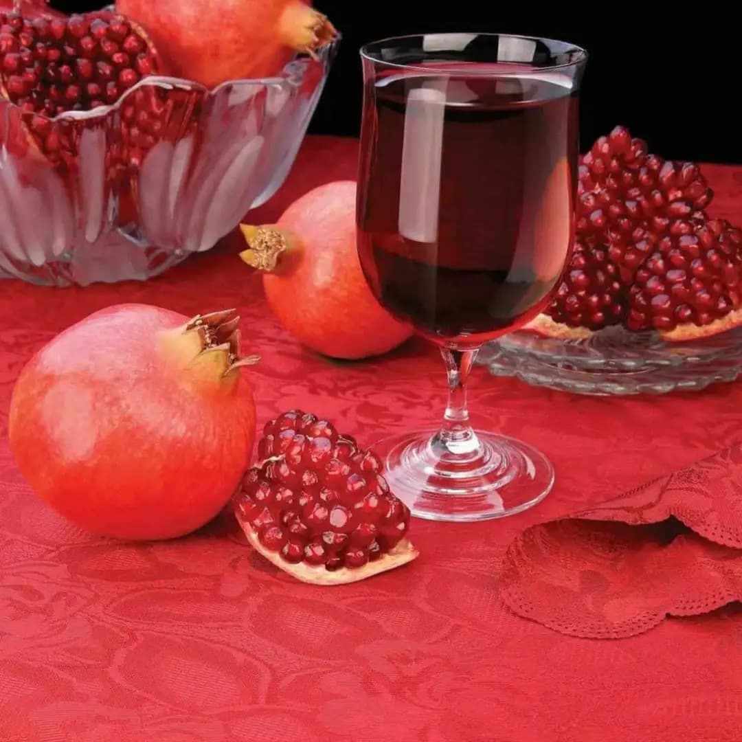 رومیزی ژاگارد دایره طرح رز رزین تاژ — تصویر ۲