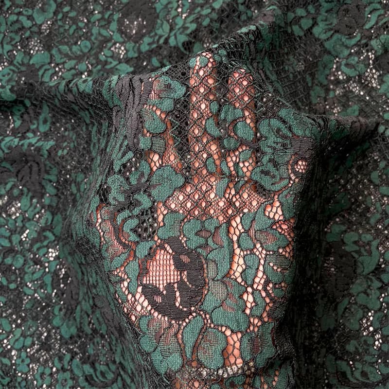 پارچه دانتل پنلی دو رنگ سبز زمردی و مشکی — تصویر ۲