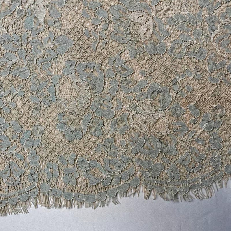 پارچه دانتل پنلی دو رنگ آبی کمرنگ — تصویر ۴