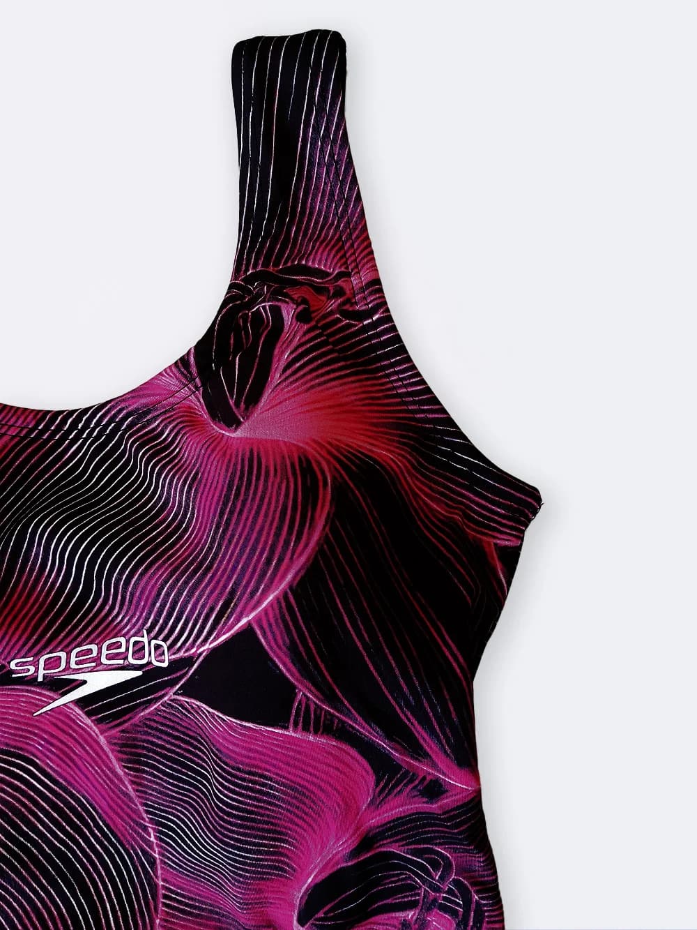 مایو پادار زنانه مشکی و صورتی بصورت کاپدار برای استخر اسپیدو ( Speedo ) نیمه پوشیده — تصویر ۳