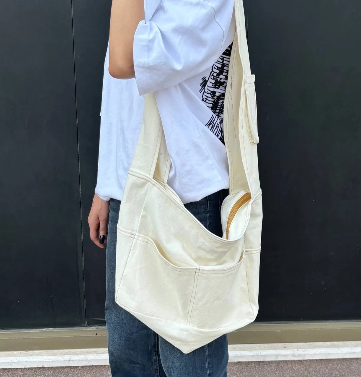 توت بگ جین سفید — تصویر ۲