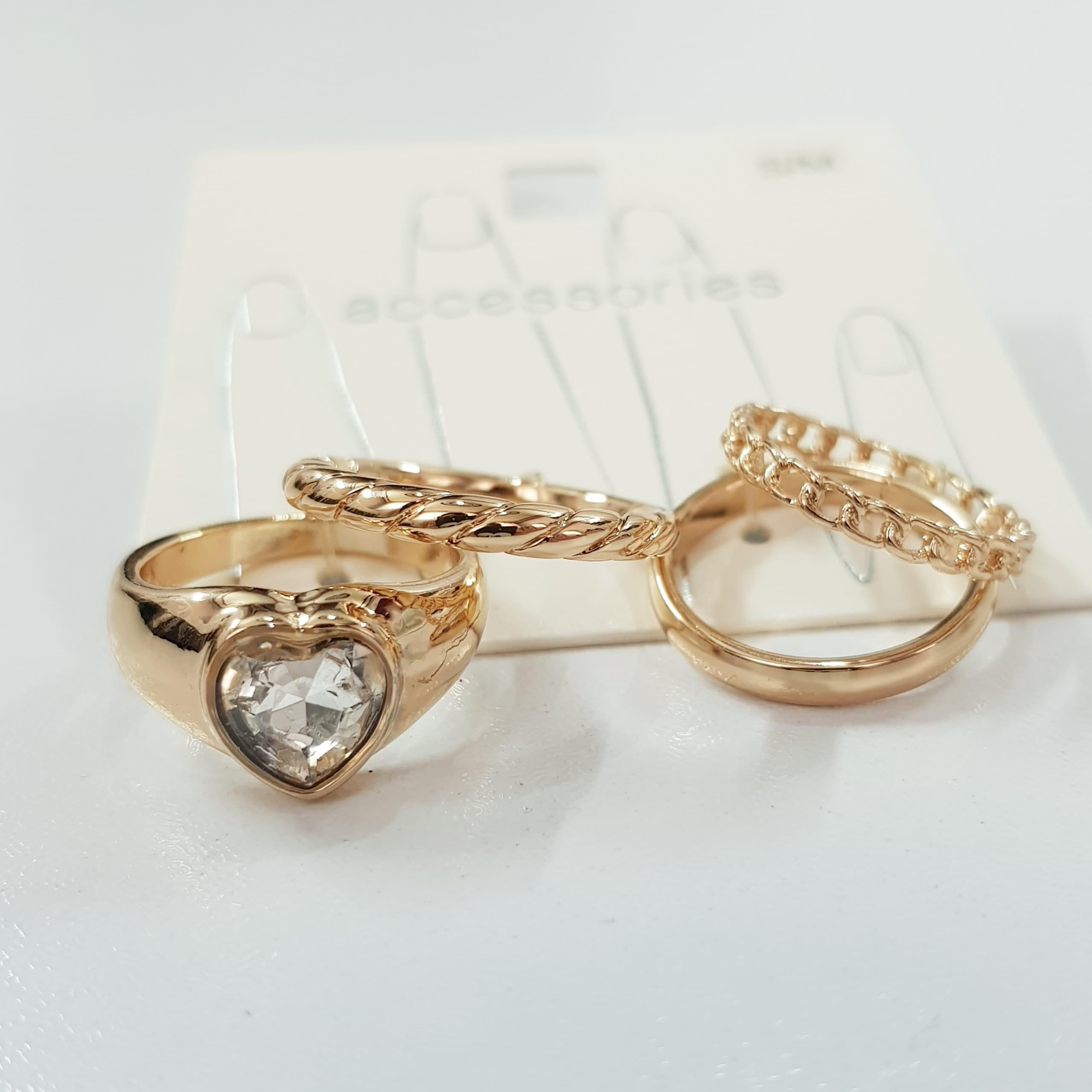 پک چهار عددی انگشتر و حلقه طلایی نگین دار سایز ۸-۷ برند Accessories کد ۱۵۰۹۳ — تصویر ۲