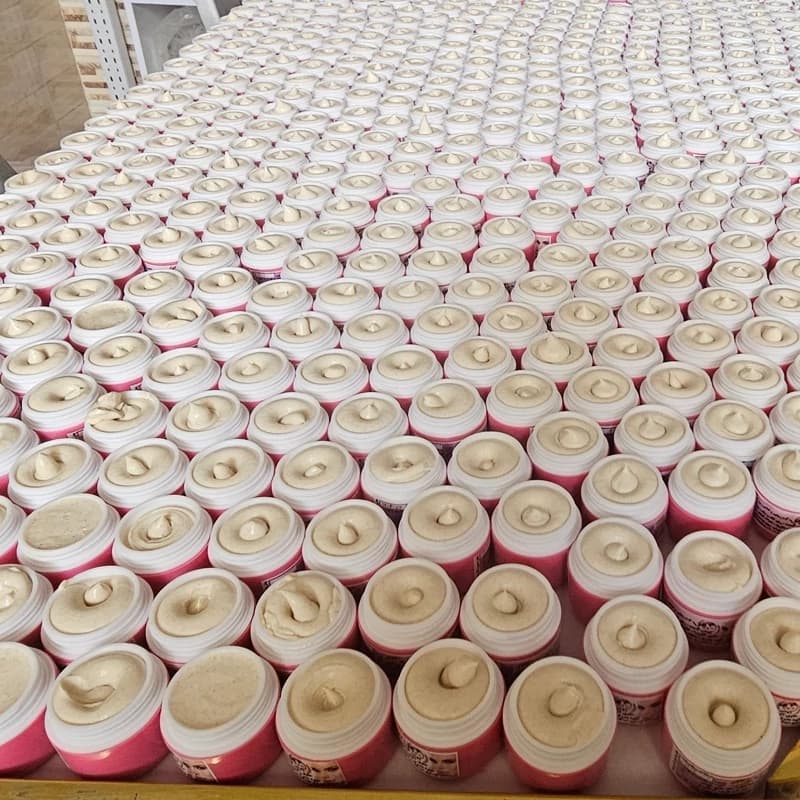 35 عدد کرم رفع لک رها به همراه 35 عدد 35 صابون گیاهی روشن کننده به صورت عمده پک صابون و کرم رفع لک 8 ترکیبه ی رها