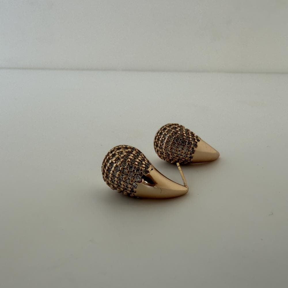گوشواره ژوپینگ دخترانه طرح اشکی نگین دار کد 49 — تصویر ۳