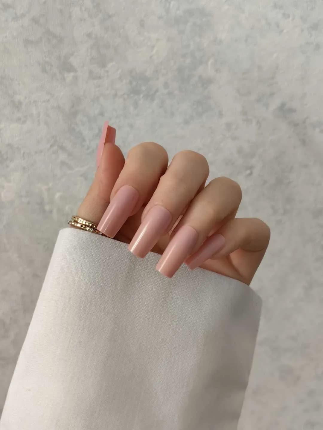 ناخن مصنوعی رنگی ساده رنگ صورتی کالباسی رنگ ناخن فرم مربع براق راسا – RSN0330 — تصویر ۳